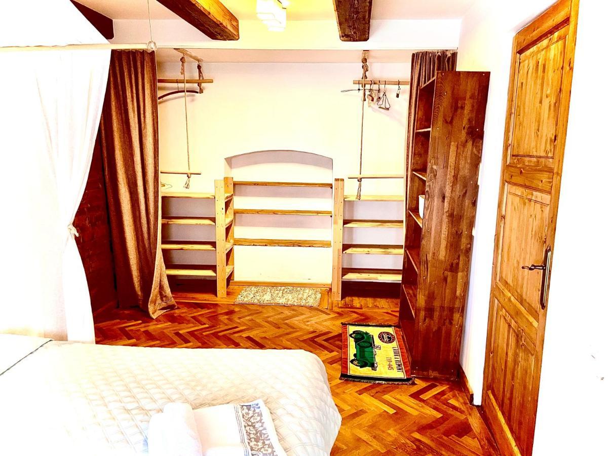 Apartament Rustic In Centrul Istoric Apartment บราชอฟ ภายนอก รูปภาพ